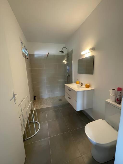 Bas De Villa F2 Neuf Avec Terrasse Et Piscine Le Diamant Eksteriør bilde