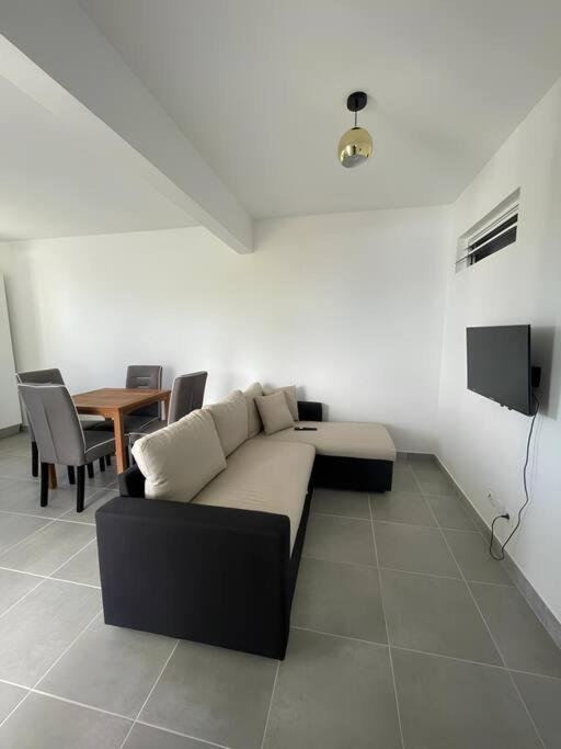 Bas De Villa F2 Neuf Avec Terrasse Et Piscine Le Diamant Eksteriør bilde